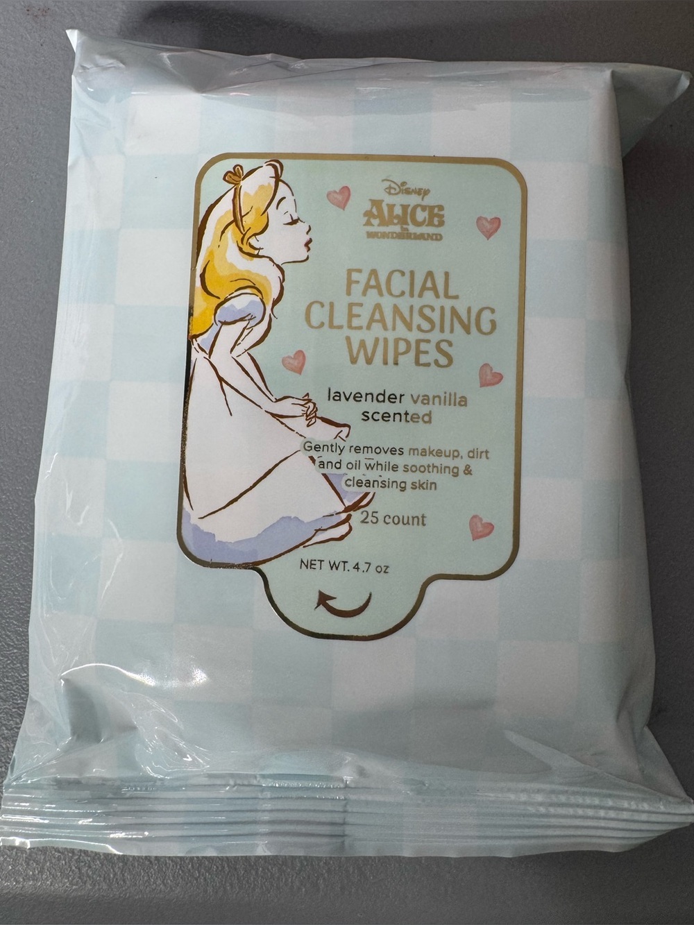 Disney Alice in wonderland Facial Cleansing Wipes lavender vanilla 25ct dirt